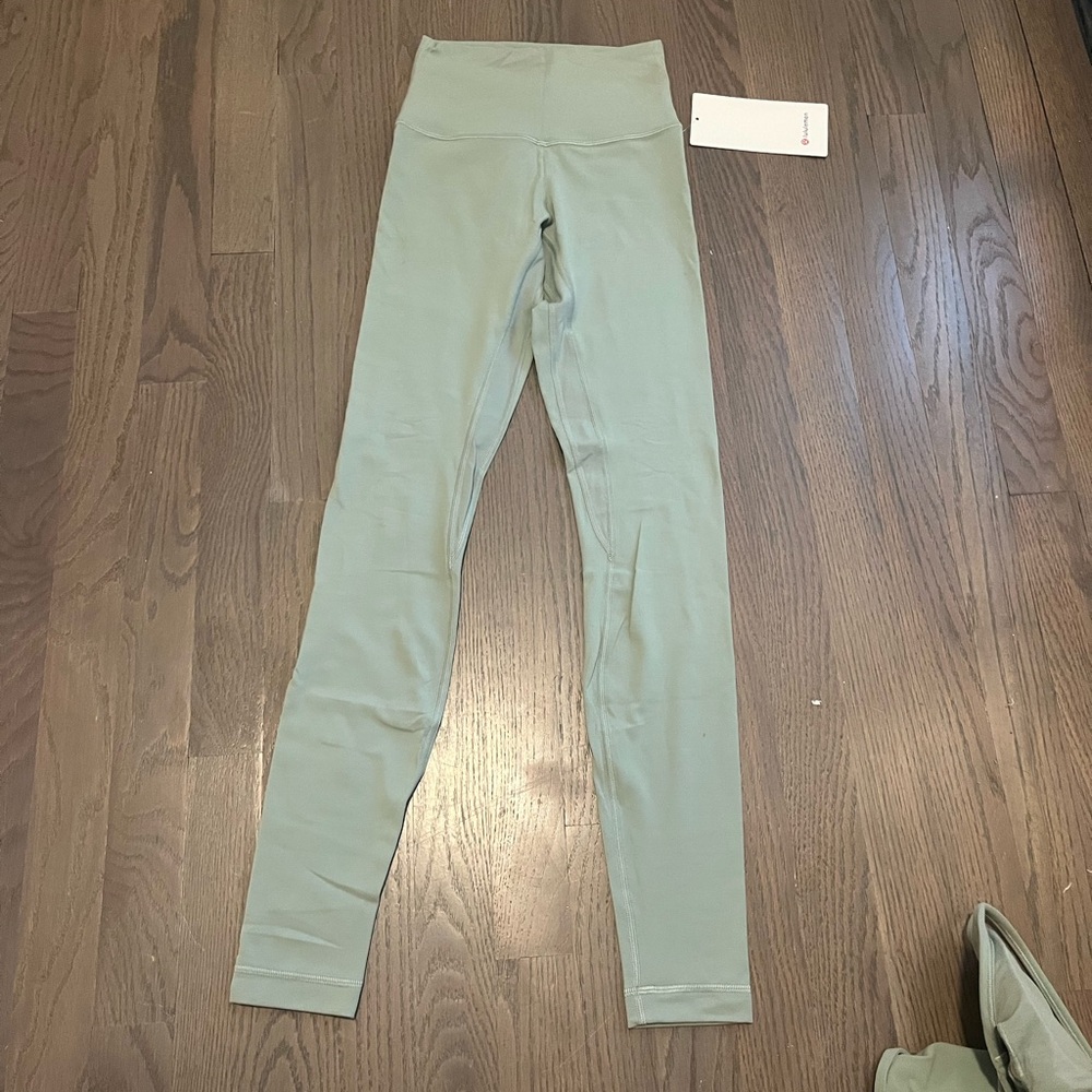Lululemon green 28” align leggings NWT